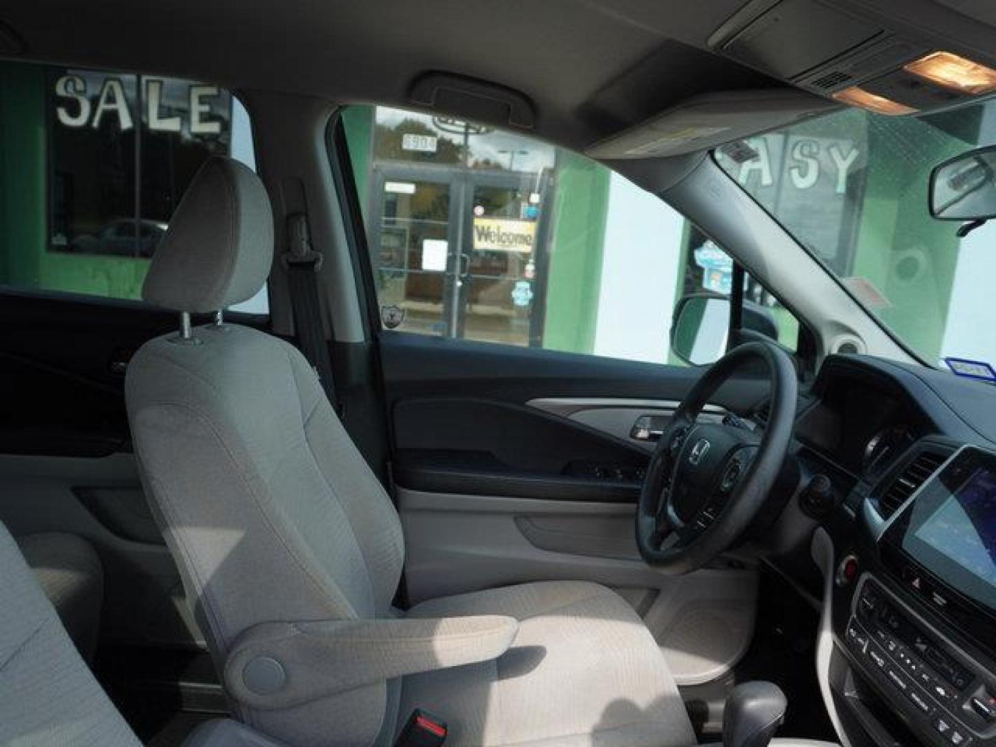 2017 Obsidian Blue Pearl /Beige Honda Pilot EX 2WD (5FNYF5H36HB) with an 3.5L V6 engine, Automatic transmission, located at 6904 Johnston St., Lafayette, LA, 70503, (337) 988-1960, 30.143589, -92.100601 - Photo#15