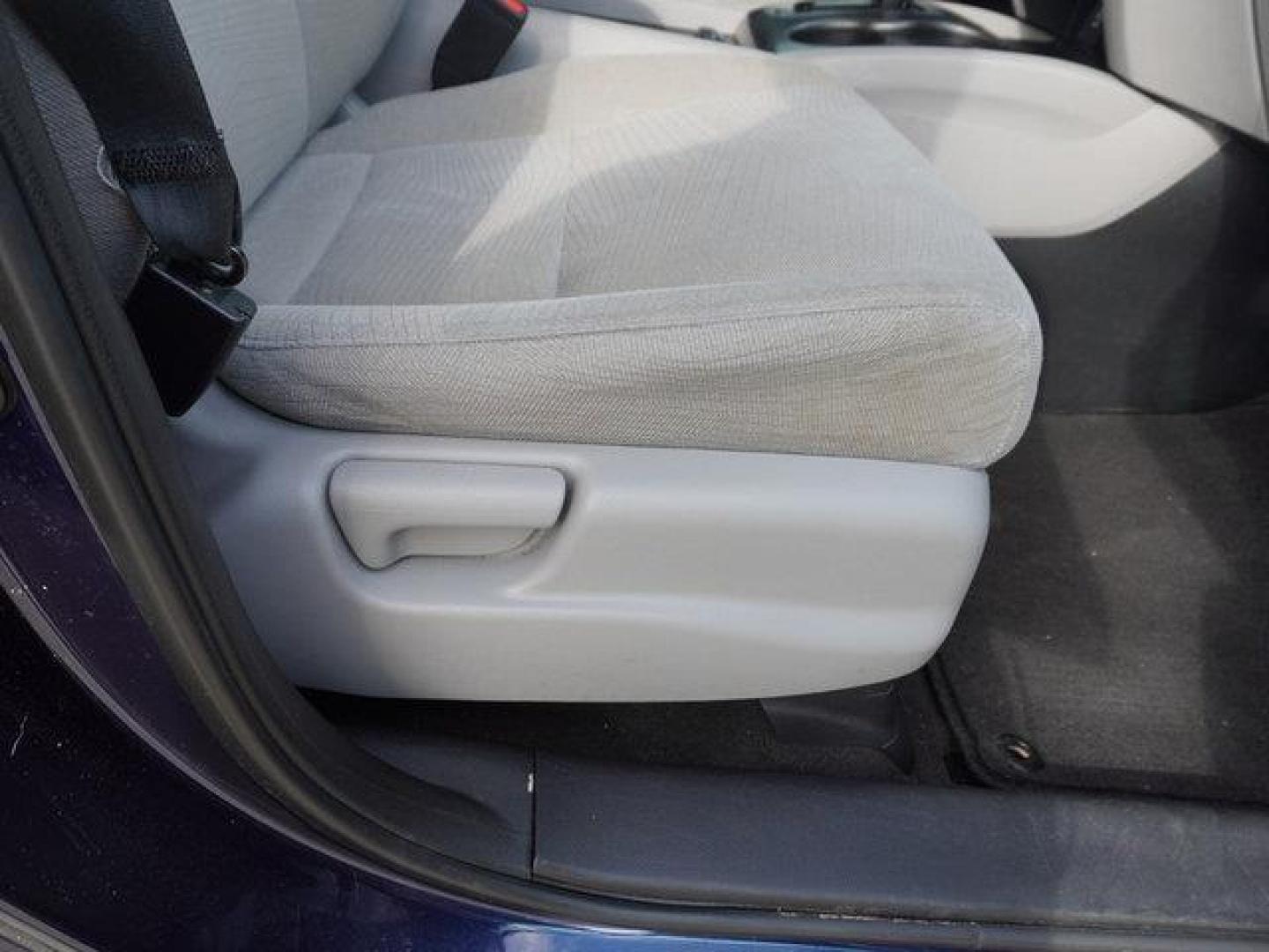 2017 Obsidian Blue Pearl /Beige Honda Pilot EX 2WD (5FNYF5H36HB) with an 3.5L V6 engine, Automatic transmission, located at 6904 Johnston St., Lafayette, LA, 70503, (337) 988-1960, 30.143589, -92.100601 - Photo#16