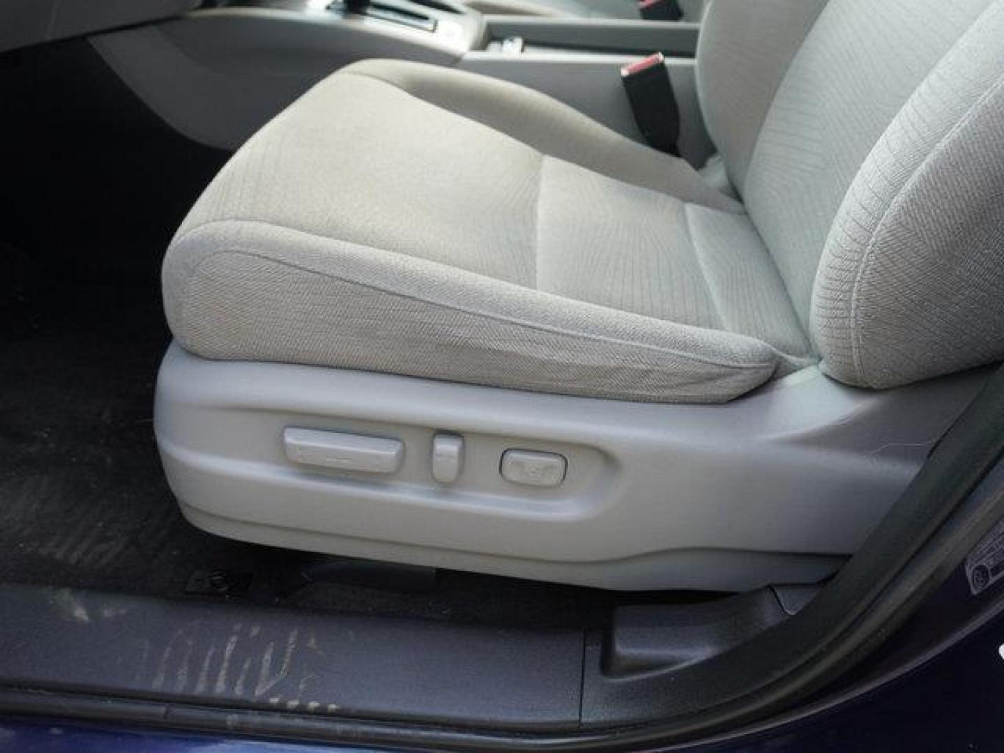 2017 Obsidian Blue Pearl /Beige Honda Pilot EX 2WD (5FNYF5H36HB) with an 3.5L V6 engine, Automatic transmission, located at 6904 Johnston St., Lafayette, LA, 70503, (337) 988-1960, 30.143589, -92.100601 - Photo#22