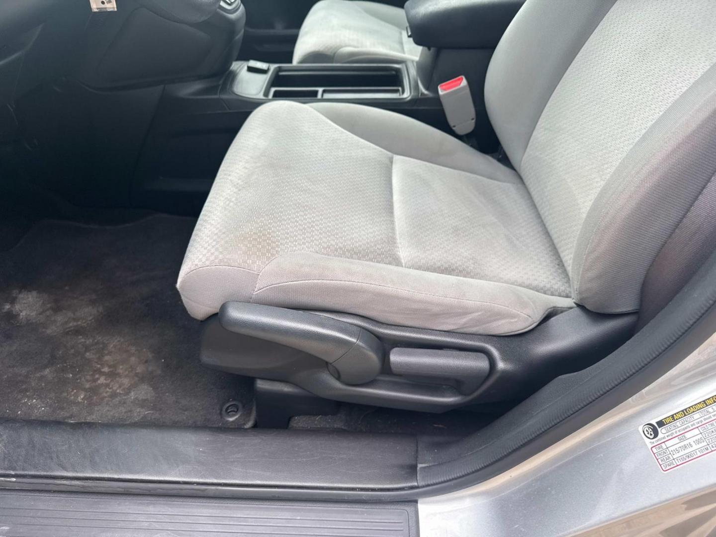 2016 Alabaster Silver Metallic /Gray Honda CR-V AWD 5dr LX (5J6RM4H35GL) , Automatic transmission, located at 6904 Johnston St., Lafayette, LA, 70503, (337) 988-1960, 30.143589, -92.100601 - Photo#22