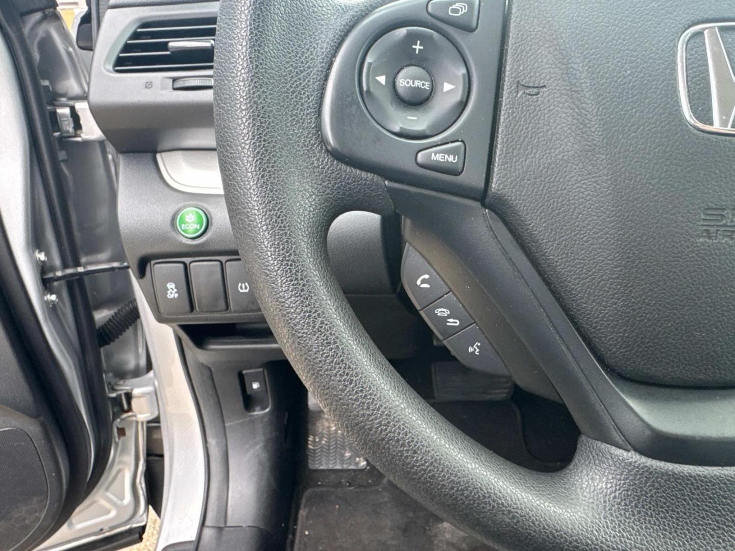2016 Alabaster Silver Metallic /Gray Honda CR-V AWD 5dr LX (5J6RM4H35GL) , Automatic transmission, located at 6904 Johnston St., Lafayette, LA, 70503, (337) 988-1960, 30.143589, -92.100601 - Photo#28