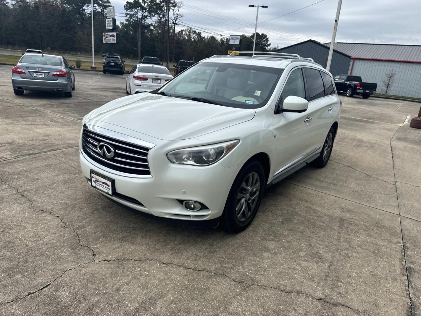 2015 Majestic White /Tan INFINITI QX60 FWD 4dr (5N1AL0MN6FC) , Automatic transmission, located at 6904 Johnston St., Lafayette, LA, 70503, (337) 988-1960, 30.143589, -92.100601 - Photo#4