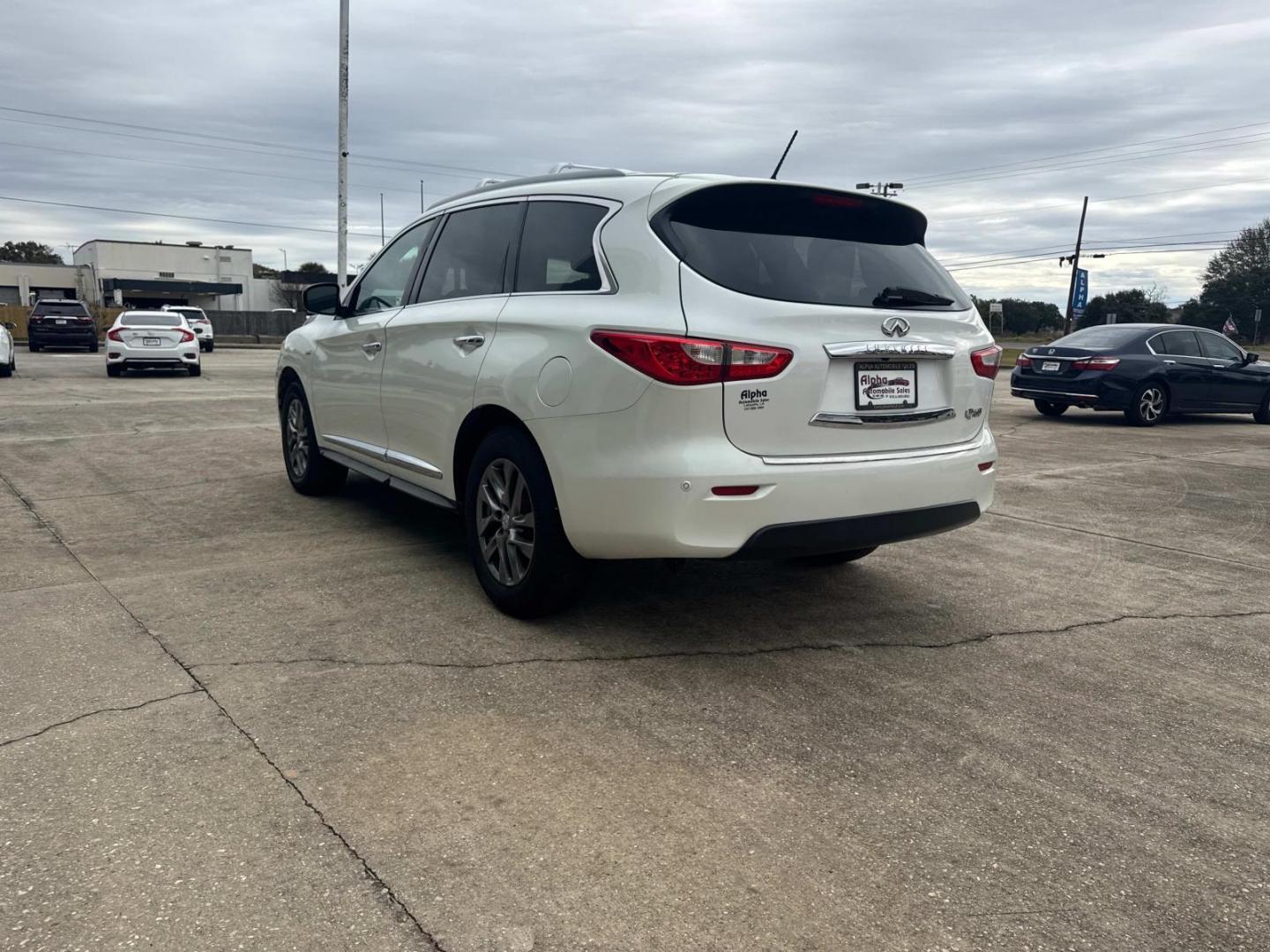 2015 Majestic White /Tan INFINITI QX60 FWD 4dr (5N1AL0MN6FC) , Automatic transmission, located at 6904 Johnston St., Lafayette, LA, 70503, (337) 988-1960, 30.143589, -92.100601 - Photo#8