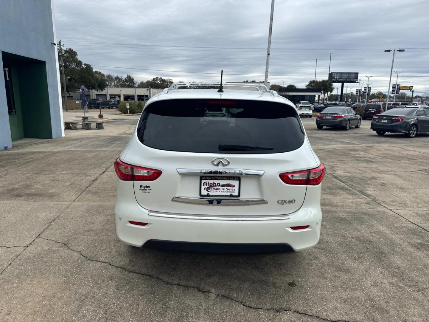 2015 Majestic White /Tan INFINITI QX60 FWD 4dr (5N1AL0MN6FC) , Automatic transmission, located at 6904 Johnston St., Lafayette, LA, 70503, (337) 988-1960, 30.143589, -92.100601 - Photo#9
