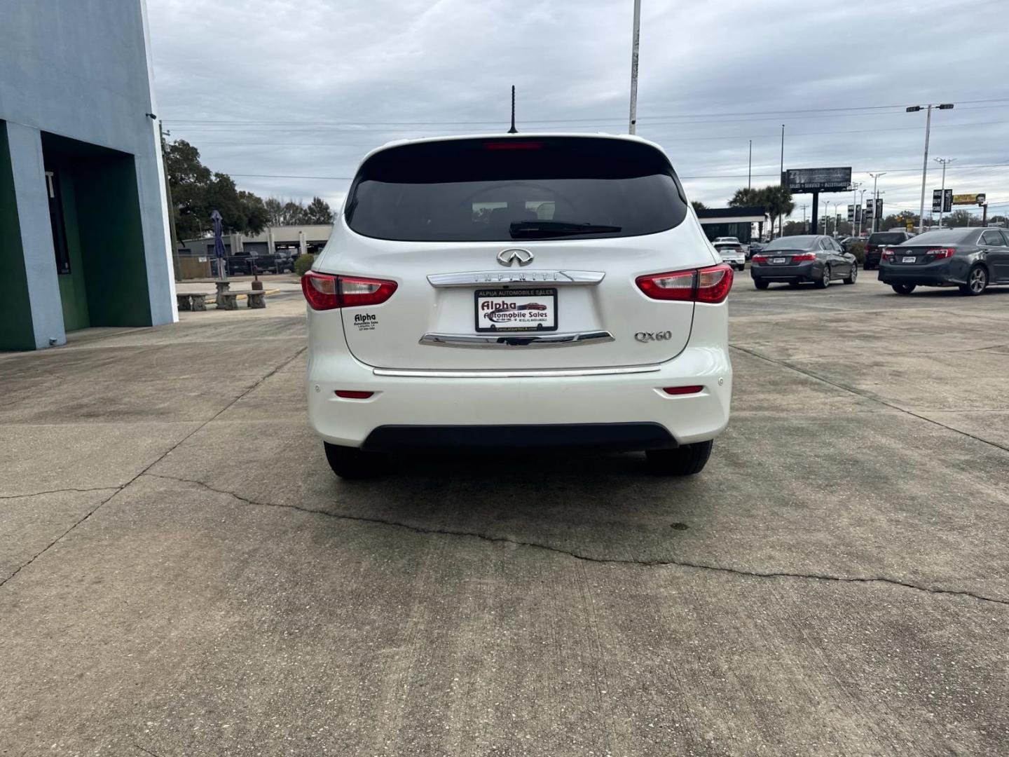 2015 Majestic White /Tan INFINITI QX60 FWD 4dr (5N1AL0MN6FC) , Automatic transmission, located at 6904 Johnston St., Lafayette, LA, 70503, (337) 988-1960, 30.143589, -92.100601 - Photo#10