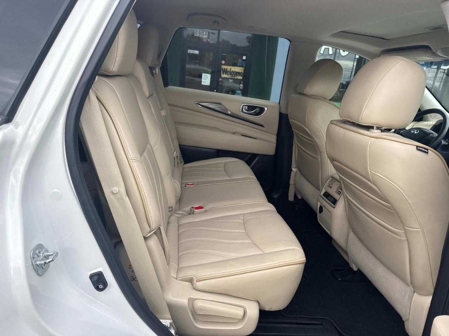 2015 Majestic White /Tan INFINITI QX60 FWD 4dr (5N1AL0MN6FC) , Automatic transmission, located at 6904 Johnston St., Lafayette, LA, 70503, (337) 988-1960, 30.143589, -92.100601 - Photo#14