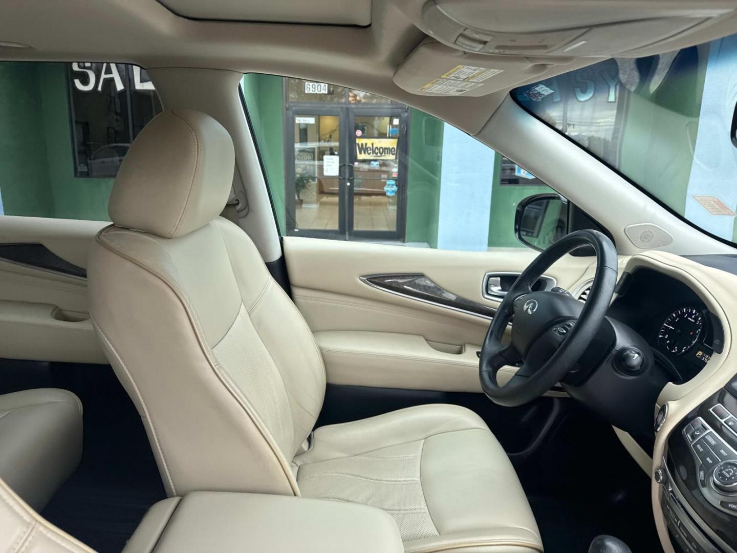2015 Majestic White /Tan INFINITI QX60 FWD 4dr (5N1AL0MN6FC) , Automatic transmission, located at 6904 Johnston St., Lafayette, LA, 70503, (337) 988-1960, 30.143589, -92.100601 - Photo#15