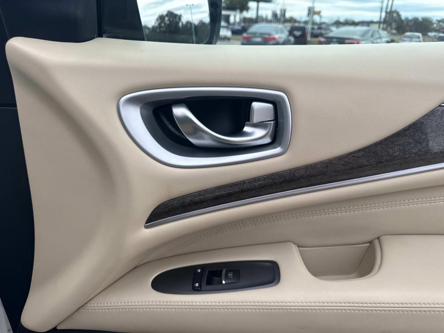 2015 Majestic White /Tan INFINITI QX60 FWD 4dr (5N1AL0MN6FC) , Automatic transmission, located at 6904 Johnston St., Lafayette, LA, 70503, (337) 988-1960, 30.143589, -92.100601 - Photo#19