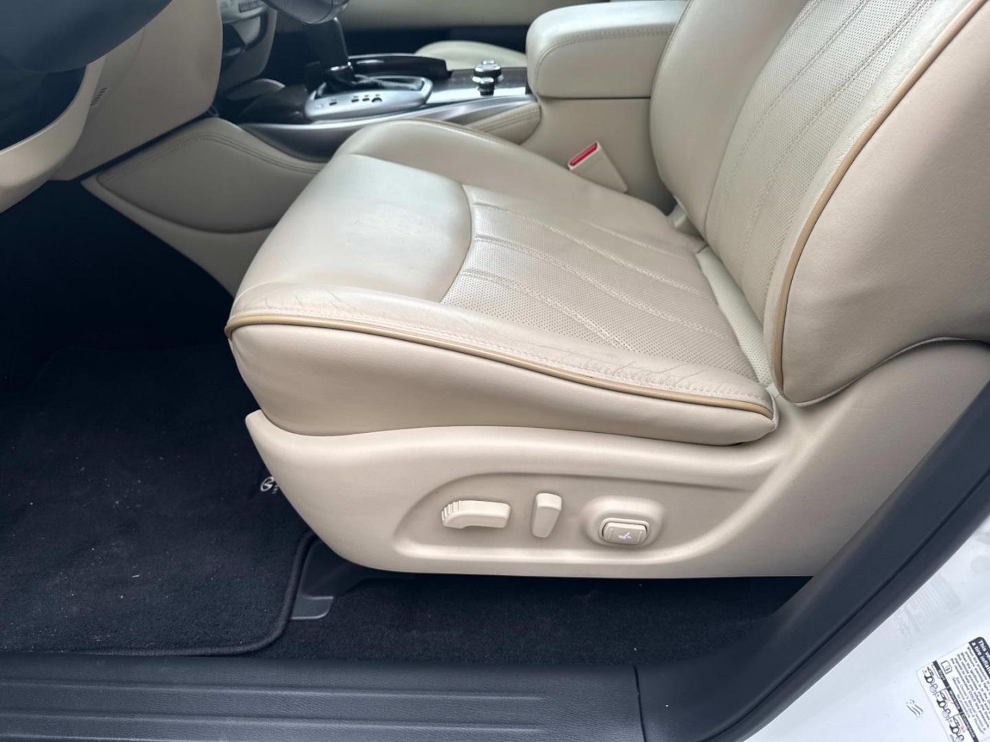 2015 Majestic White /Tan INFINITI QX60 FWD 4dr (5N1AL0MN6FC) , Automatic transmission, located at 6904 Johnston St., Lafayette, LA, 70503, (337) 988-1960, 30.143589, -92.100601 - Photo#22