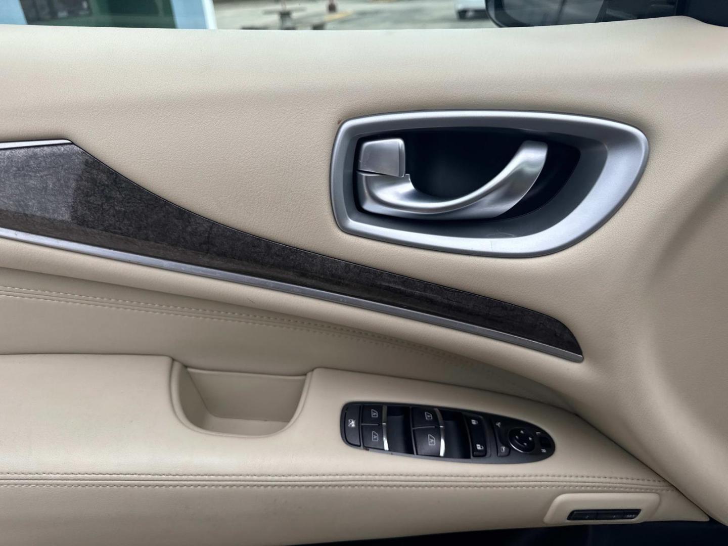 2015 Majestic White /Tan INFINITI QX60 FWD 4dr (5N1AL0MN6FC) , Automatic transmission, located at 6904 Johnston St., Lafayette, LA, 70503, (337) 988-1960, 30.143589, -92.100601 - Photo#25