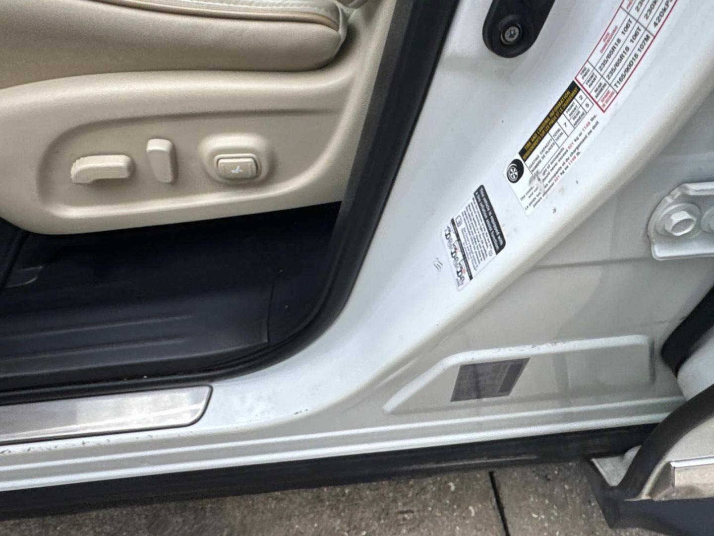 2015 Majestic White /Tan INFINITI QX60 FWD 4dr (5N1AL0MN6FC) , Automatic transmission, located at 6904 Johnston St., Lafayette, LA, 70503, (337) 988-1960, 30.143589, -92.100601 - Photo#26