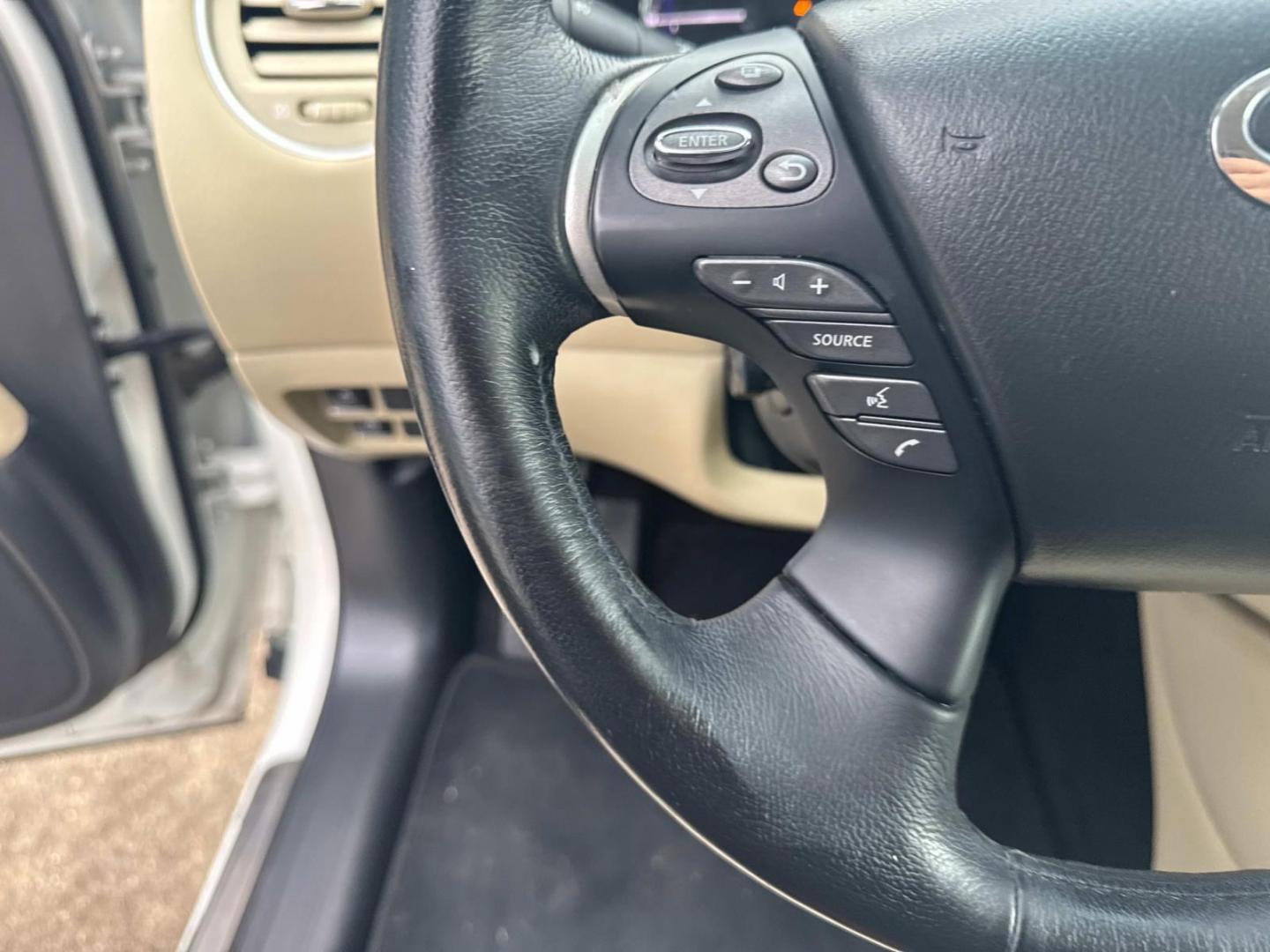 2015 Majestic White /Tan INFINITI QX60 FWD 4dr (5N1AL0MN6FC) , Automatic transmission, located at 6904 Johnston St., Lafayette, LA, 70503, (337) 988-1960, 30.143589, -92.100601 - Photo#29