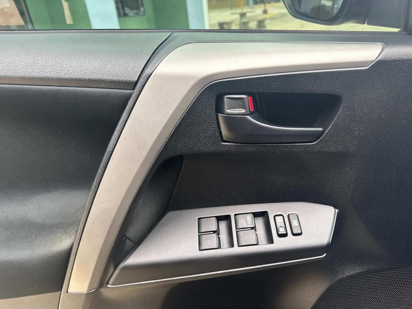 2016 Magnetic Gray Metallic /Gray Toyota RAV4 FWD 4dr LE (Natl) (2T3ZFREV8GW) , N/A transmission, located at 6904 Johnston St., Lafayette, LA, 70503, (337) 988-1960, 30.143589, -92.100601 - Photo#26
