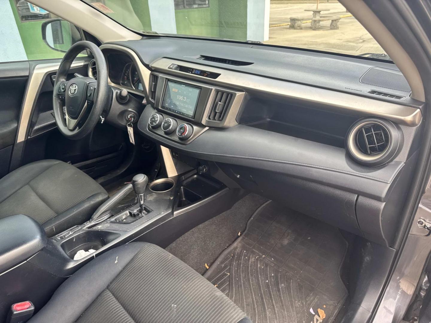 2015 Magnetic Gray Metallic /Gray Toyota RAV4 AWD 4dr LE (Natl) (JTMBFREV5FD) , N/A transmission, located at 6904 Johnston St., Lafayette, LA, 70503, (337) 988-1960, 30.143589, -92.100601 - Photo#16