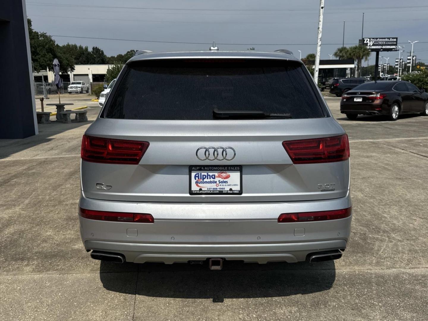 2017 Silver /Black Audi Q7 3.0 TFSI Premium Plus (WA1LAAF7XHD) , Automatic transmission, located at 6904 Johnston St., Lafayette, LA, 70503, (337) 988-1960, 30.143589, -92.100601- Photo#5