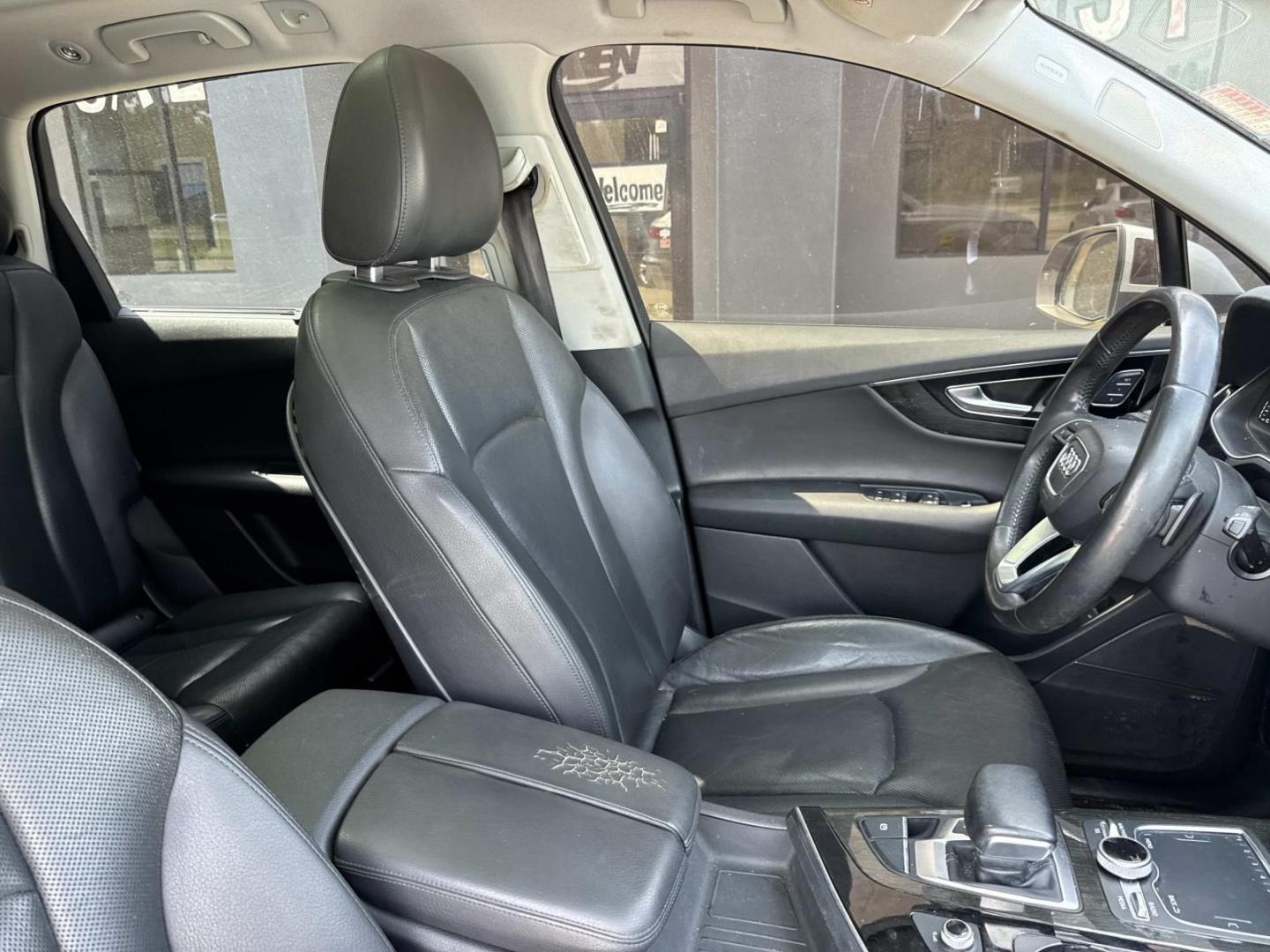 2017 Silver /Black Audi Q7 3.0 TFSI Premium Plus (WA1LAAF7XHD) , Automatic transmission, located at 6904 Johnston St., Lafayette, LA, 70503, (337) 988-1960, 30.143589, -92.100601- Photo#11