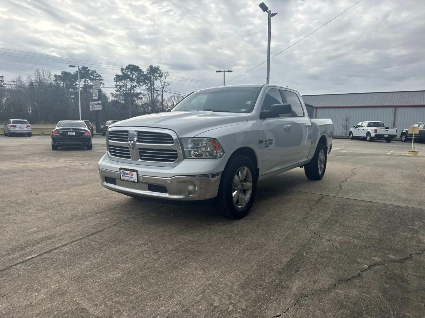 2019 White /Gray Ram 1500 Classic Lone Star 4x2 Crew Cab 5'7 Box (1C6RR6LT1KS) , Automatic transmission, located at 6904 Johnston St., Lafayette, LA, 70503, (337) 988-1960, 30.143589, -92.100601 - Photo#5