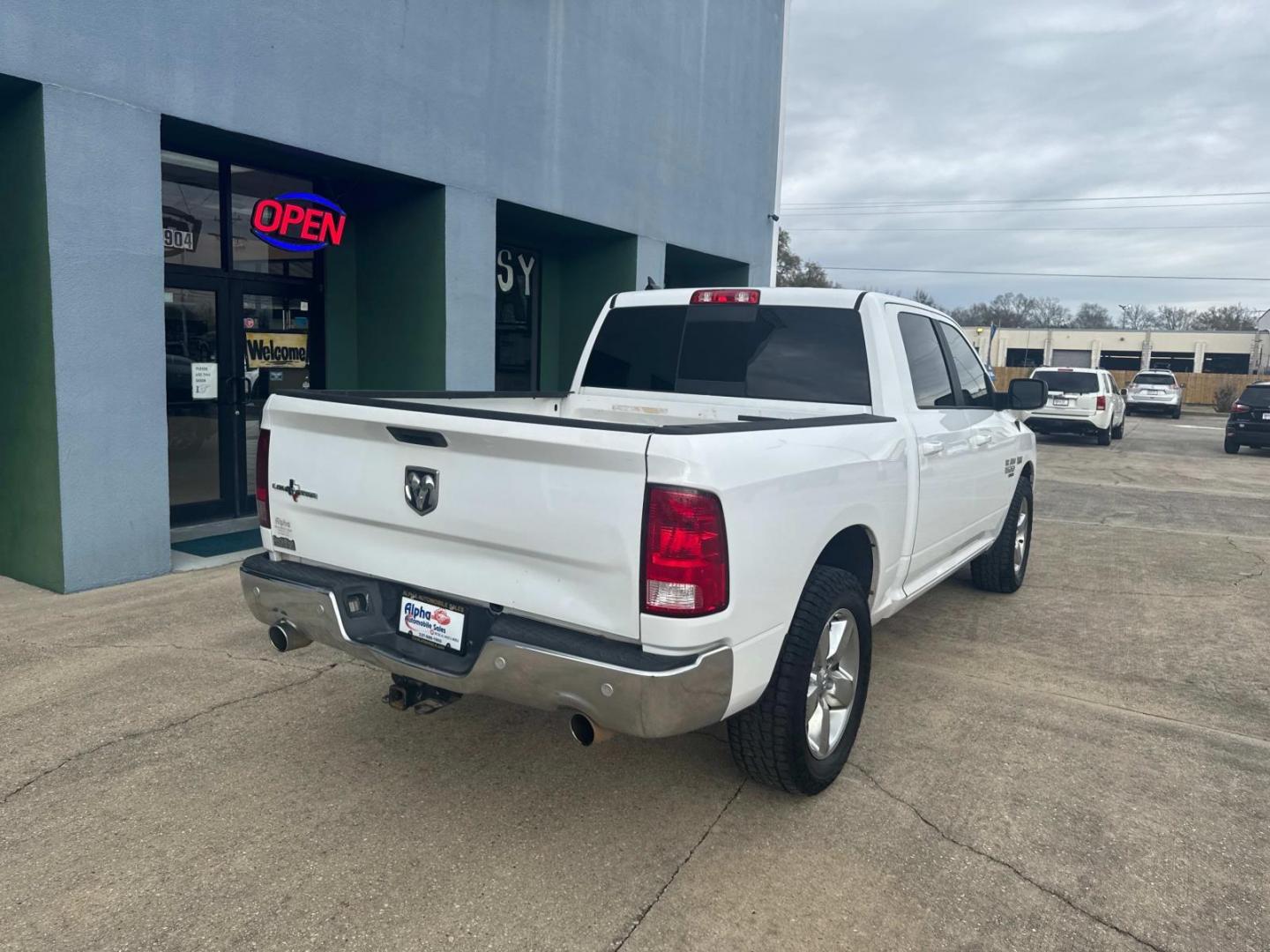 2019 White /Gray Ram 1500 Classic Lone Star 4x2 Crew Cab 5'7 Box (1C6RR6LT1KS) , Automatic transmission, located at 6904 Johnston St., Lafayette, LA, 70503, (337) 988-1960, 30.143589, -92.100601 - Photo#11