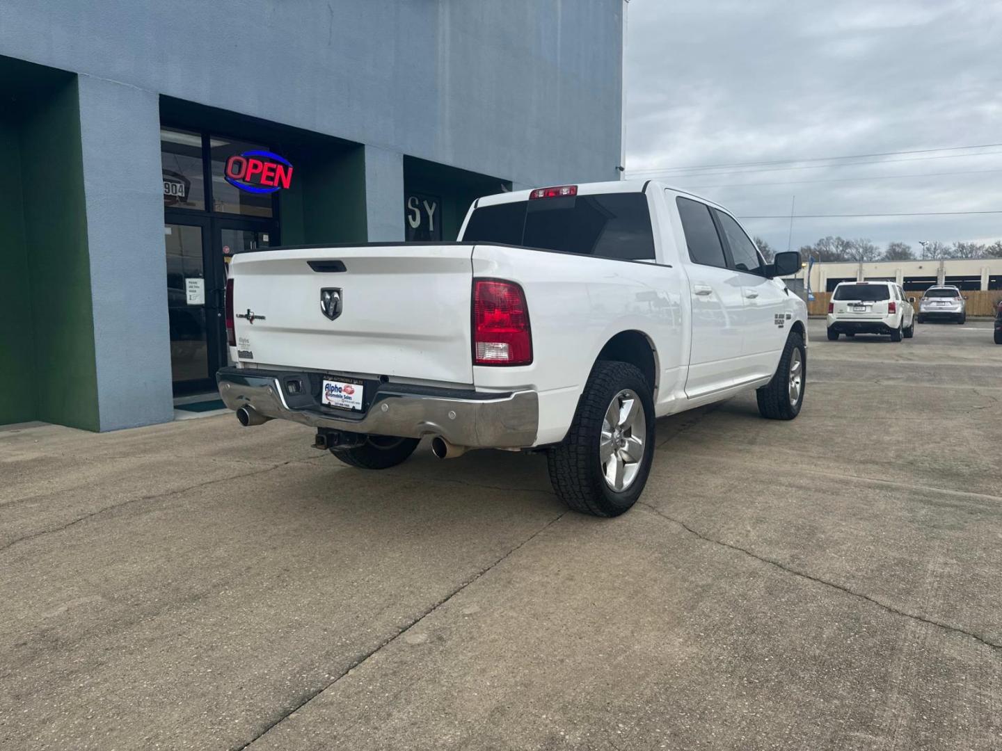 2019 White /Gray Ram 1500 Classic Lone Star 4x2 Crew Cab 5'7 Box (1C6RR6LT1KS) , Automatic transmission, located at 6904 Johnston St., Lafayette, LA, 70503, (337) 988-1960, 30.143589, -92.100601 - Photo#12