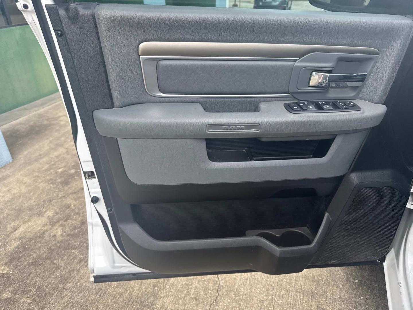 2019 White /Gray Ram 1500 Classic Lone Star 4x2 Crew Cab 5'7 Box (1C6RR6LT1KS) , Automatic transmission, located at 6904 Johnston St., Lafayette, LA, 70503, (337) 988-1960, 30.143589, -92.100601 - Photo#24