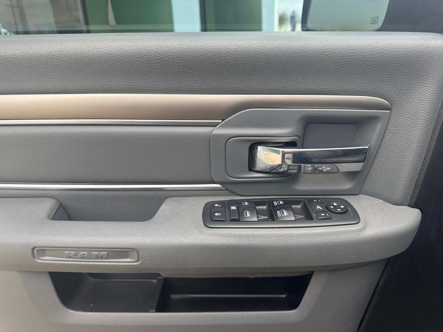 2019 White /Gray Ram 1500 Classic Lone Star 4x2 Crew Cab 5'7 Box (1C6RR6LT1KS) , Automatic transmission, located at 6904 Johnston St., Lafayette, LA, 70503, (337) 988-1960, 30.143589, -92.100601 - Photo#25