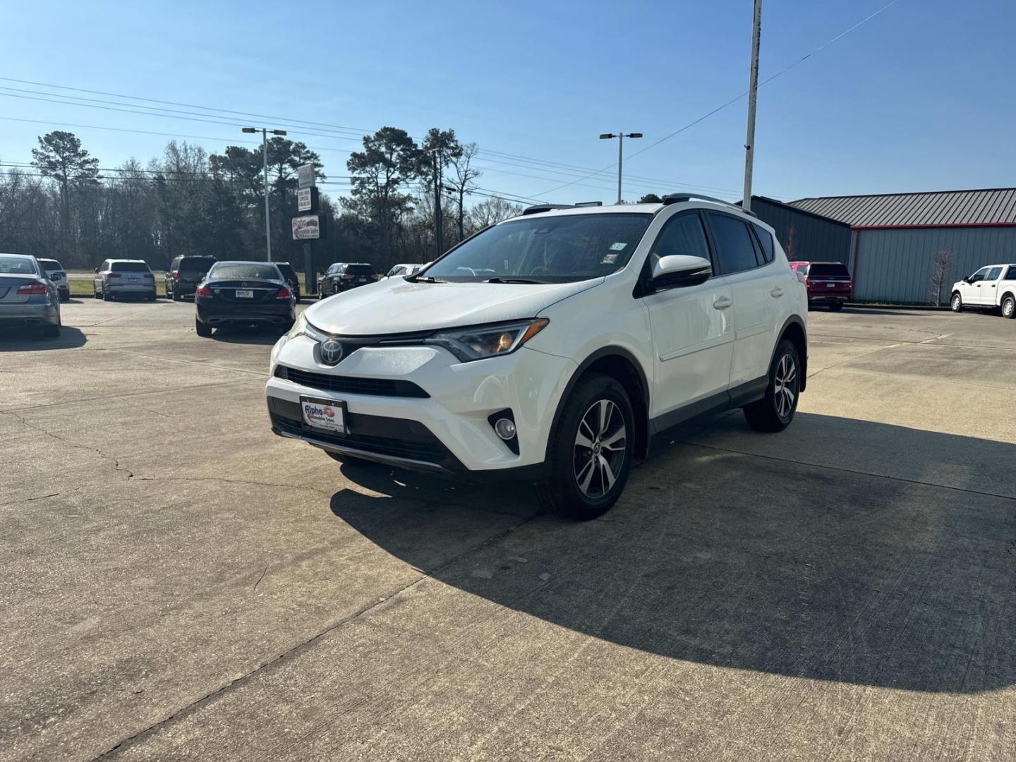 2017 White /Ash Toyota RAV4 XLE FWD (Natl) (JTMWFREV4HJ) , N/A transmission, located at 6904 Johnston St., Lafayette, LA, 70503, (337) 988-1960, 30.143589, -92.100601 - Photo#5