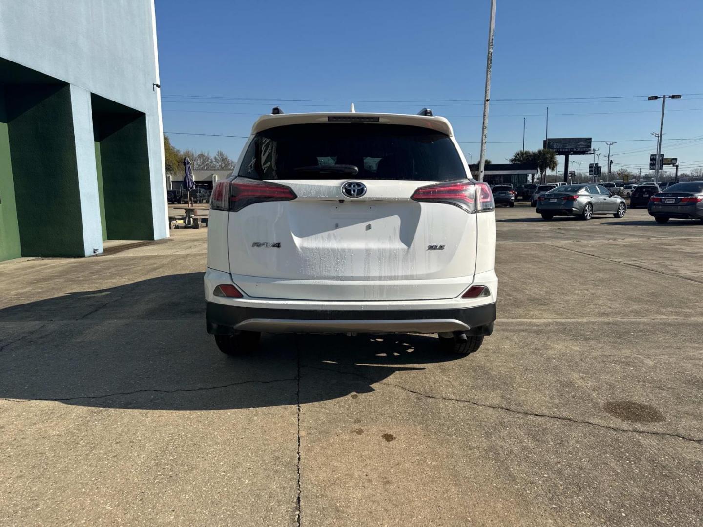 2017 White /Ash Toyota RAV4 XLE FWD (Natl) (JTMWFREV4HJ) , N/A transmission, located at 6904 Johnston St., Lafayette, LA, 70503, (337) 988-1960, 30.143589, -92.100601 - Photo#10