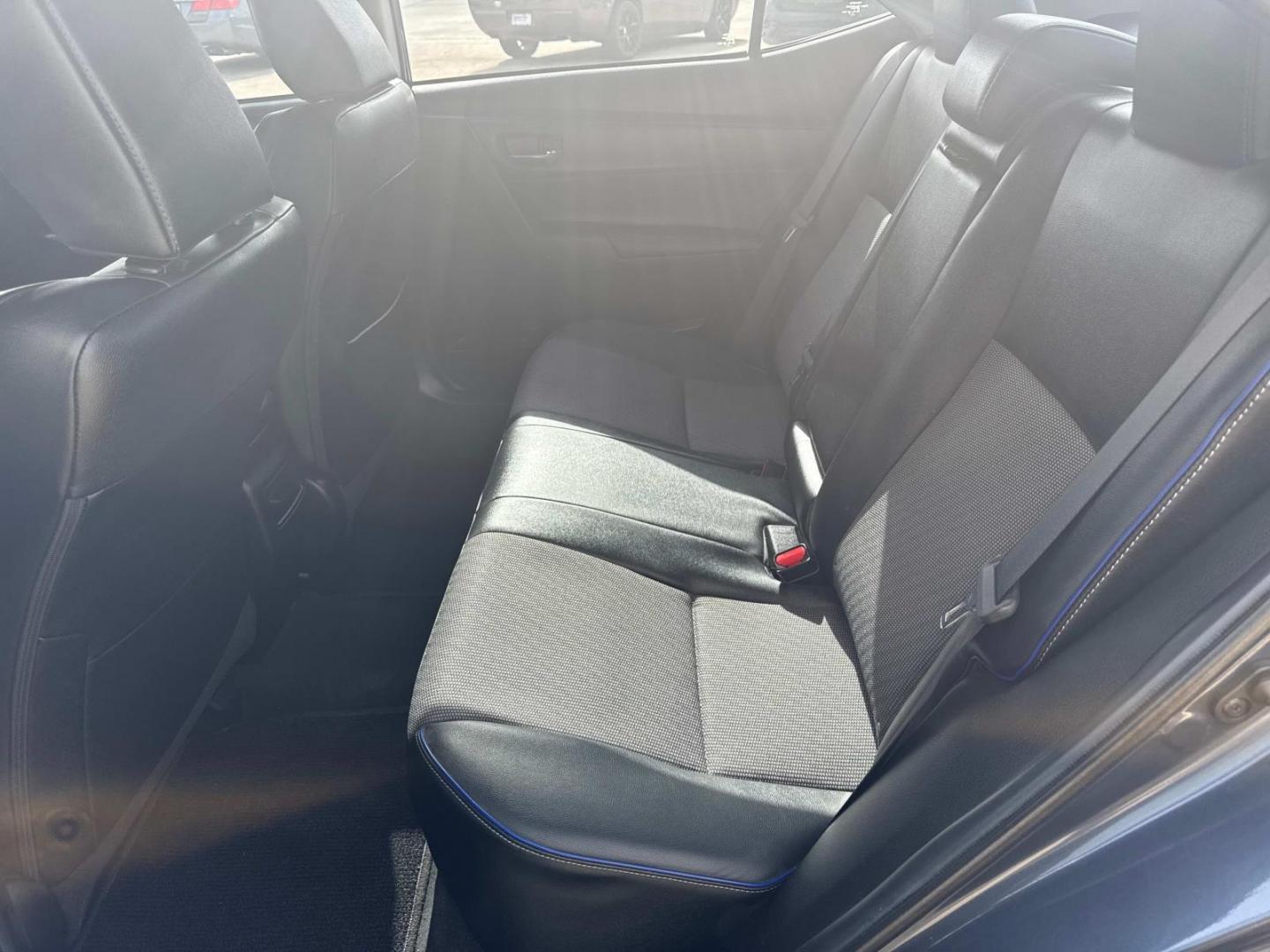 2018 Blue Crush Metallic /Black Toyota Corolla SE Manual (Natl) (5YFBURHE9JP) , N/A transmission, located at 6904 Johnston St., Lafayette, LA, 70503, (337) 988-1960, 30.143589, -92.100601 - Photo#19