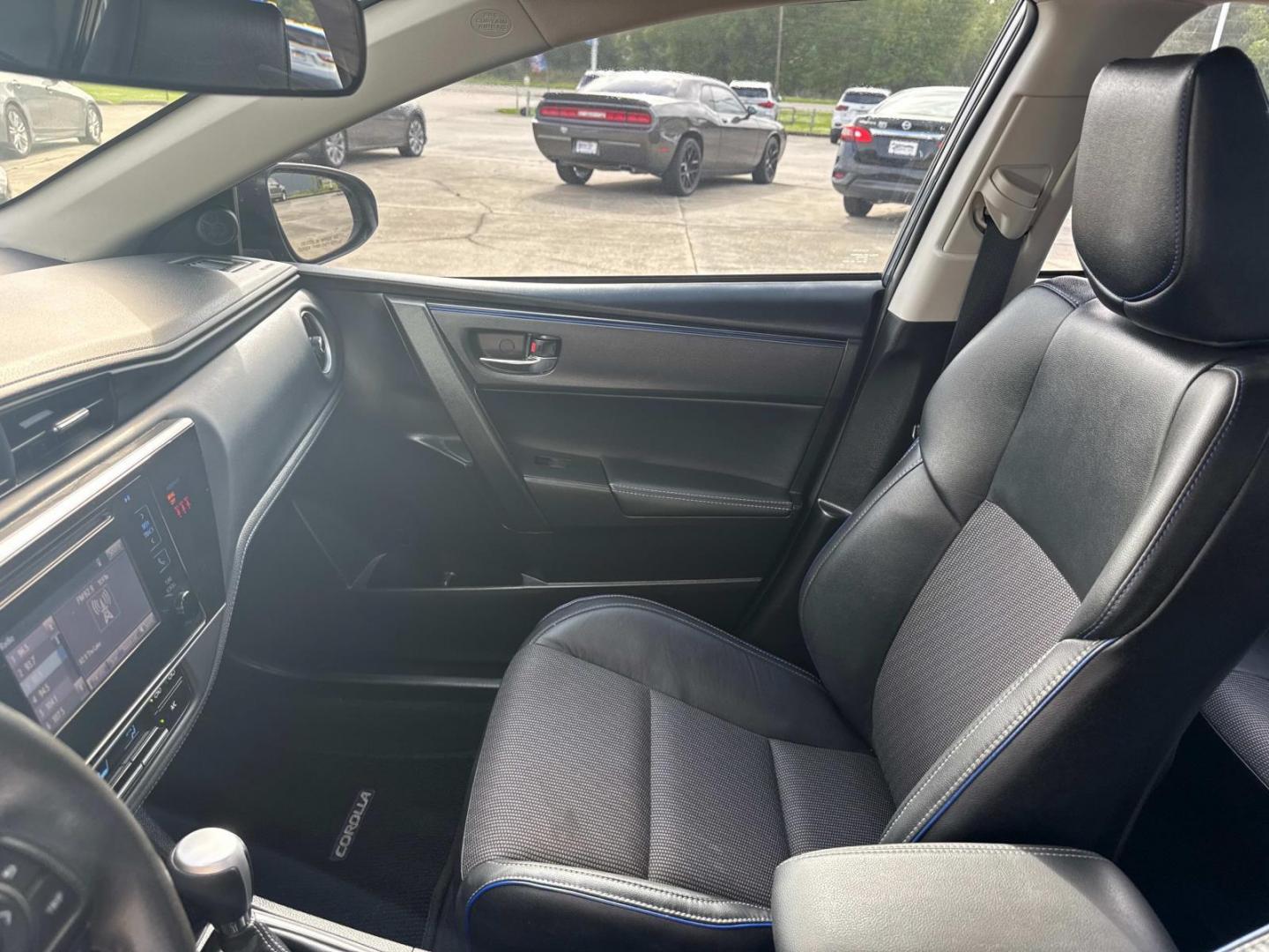 2018 Blue Crush Metallic /Black Toyota Corolla SE Manual (Natl) (5YFBURHE9JP) , N/A transmission, located at 6904 Johnston St., Lafayette, LA, 70503, (337) 988-1960, 30.143589, -92.100601 - Photo#21