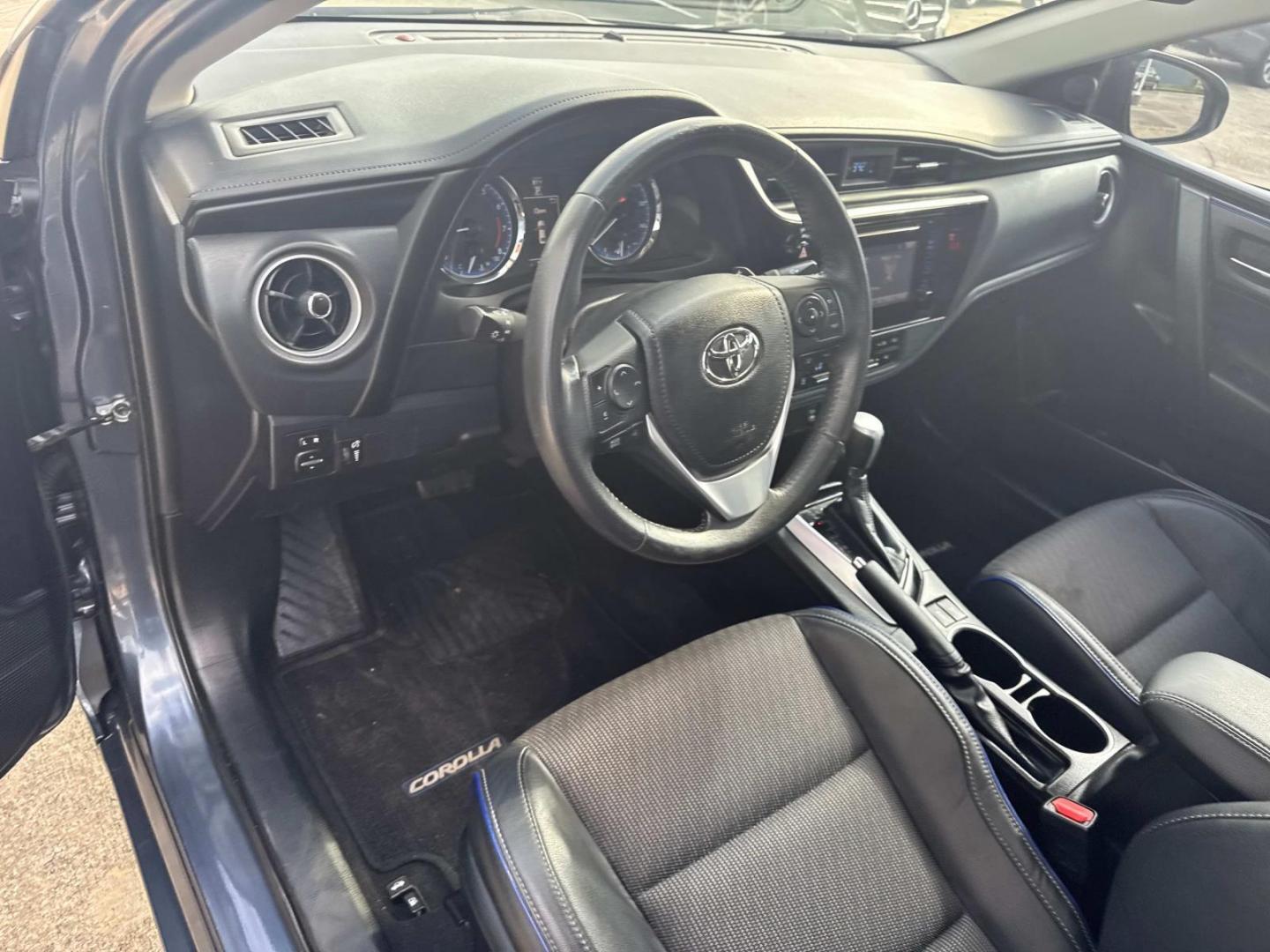 2018 Blue Crush Metallic /Black Toyota Corolla SE Manual (Natl) (5YFBURHE9JP) , N/A transmission, located at 6904 Johnston St., Lafayette, LA, 70503, (337) 988-1960, 30.143589, -92.100601 - Photo#23