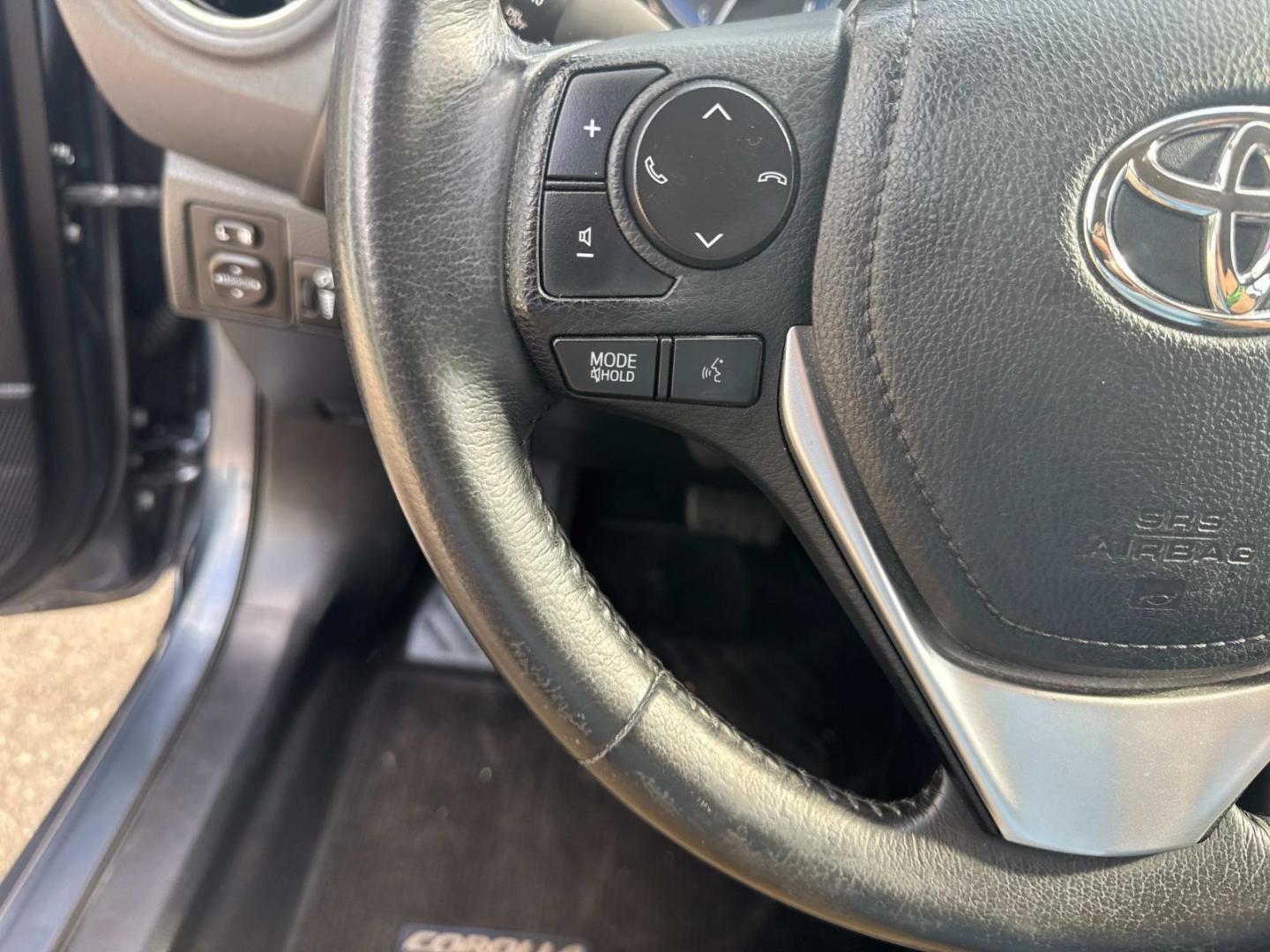 2018 Blue Crush Metallic /Black Toyota Corolla SE Manual (Natl) (5YFBURHE9JP) , N/A transmission, located at 6904 Johnston St., Lafayette, LA, 70503, (337) 988-1960, 30.143589, -92.100601 - Photo#28