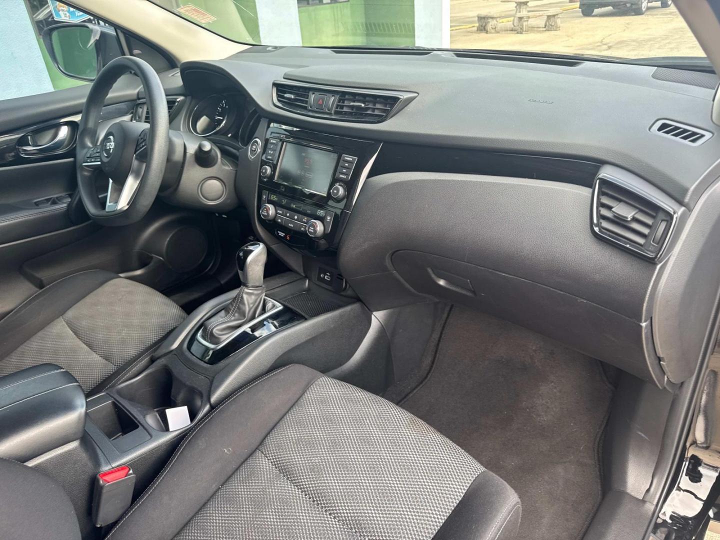 2020 Black /Black Nissan Rogue Sport FWD SV (JN1BJ1CV7LW) , Automatic transmission, located at 6904 Johnston St., Lafayette, LA, 70503, (337) 988-1960, 30.143589, -92.100601 - Photo#16