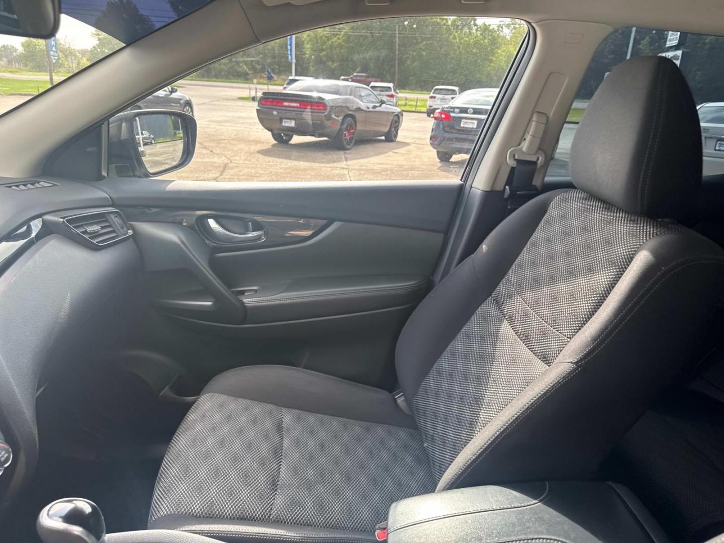 2020 Black /Black Nissan Rogue Sport FWD SV (JN1BJ1CV7LW) , Automatic transmission, located at 6904 Johnston St., Lafayette, LA, 70503, (337) 988-1960, 30.143589, -92.100601 - Photo#20