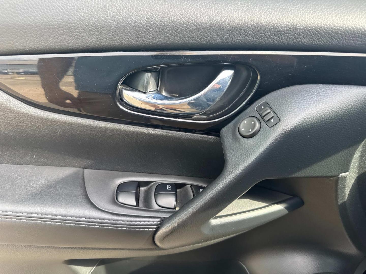 2020 Black /Black Nissan Rogue Sport FWD SV (JN1BJ1CV7LW) , Automatic transmission, located at 6904 Johnston St., Lafayette, LA, 70503, (337) 988-1960, 30.143589, -92.100601 - Photo#24