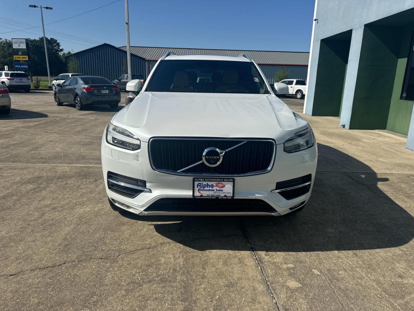 2017 Crystal White Pearl Metallic /Amber Volvo XC90 T6 AWD 7-Passenger Momentum (YV4A22PK3H1) , N/A transmission, located at 6904 Johnston St., Lafayette, LA, 70503, (337) 988-1960, 30.143589, -92.100601 - Photo#2