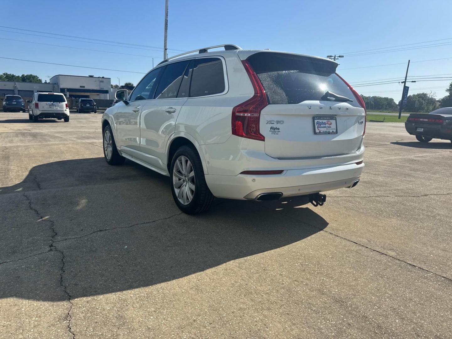 2017 Crystal White Pearl Metallic /Amber Volvo XC90 T6 AWD 7-Passenger Momentum (YV4A22PK3H1) , N/A transmission, located at 6904 Johnston St., Lafayette, LA, 70503, (337) 988-1960, 30.143589, -92.100601 - Photo#8