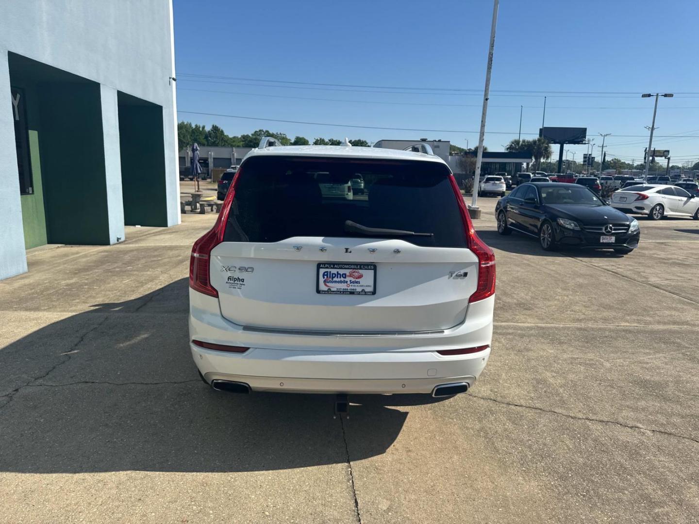 2017 Crystal White Pearl Metallic /Amber Volvo XC90 T6 AWD 7-Passenger Momentum (YV4A22PK3H1) , N/A transmission, located at 6904 Johnston St., Lafayette, LA, 70503, (337) 988-1960, 30.143589, -92.100601 - Photo#9