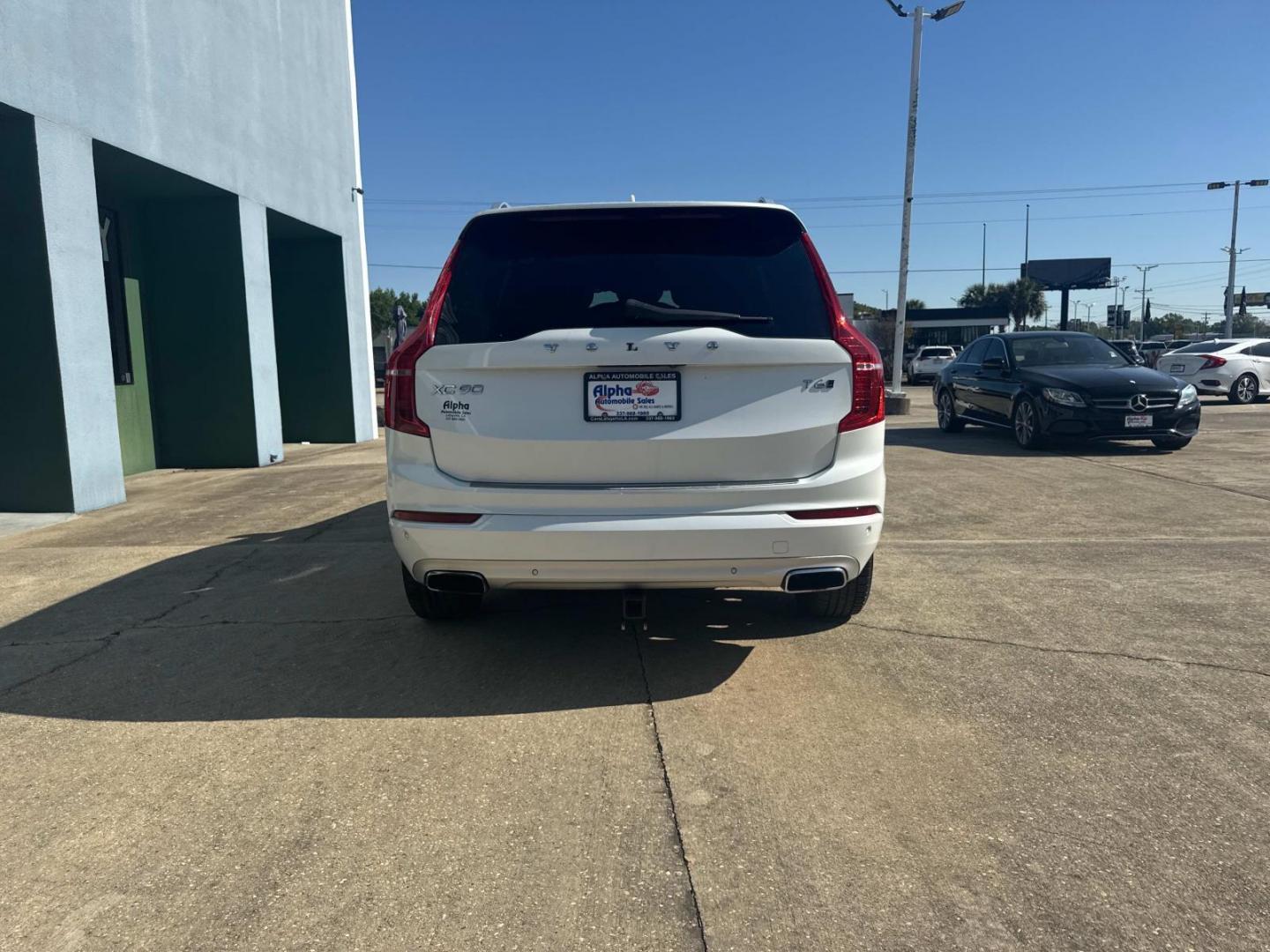 2017 Crystal White Pearl Metallic /Amber Volvo XC90 T6 AWD 7-Passenger Momentum (YV4A22PK3H1) , N/A transmission, located at 6904 Johnston St., Lafayette, LA, 70503, (337) 988-1960, 30.143589, -92.100601 - Photo#10
