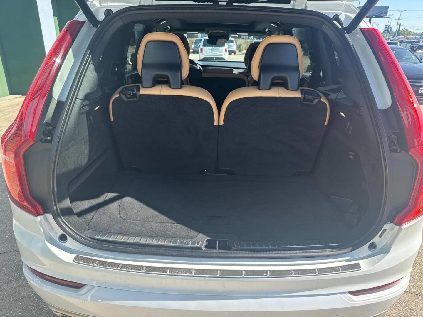 2017 Crystal White Pearl Metallic /Amber Volvo XC90 T6 AWD 7-Passenger Momentum (YV4A22PK3H1) , N/A transmission, located at 6904 Johnston St., Lafayette, LA, 70503, (337) 988-1960, 30.143589, -92.100601 - Photo#13