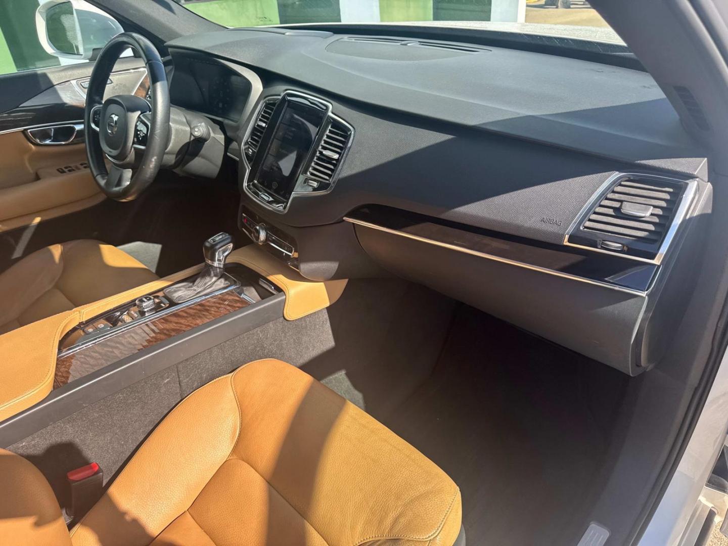 2017 Crystal White Pearl Metallic /Amber Volvo XC90 T6 AWD 7-Passenger Momentum (YV4A22PK3H1) , N/A transmission, located at 6904 Johnston St., Lafayette, LA, 70503, (337) 988-1960, 30.143589, -92.100601 - Photo#17