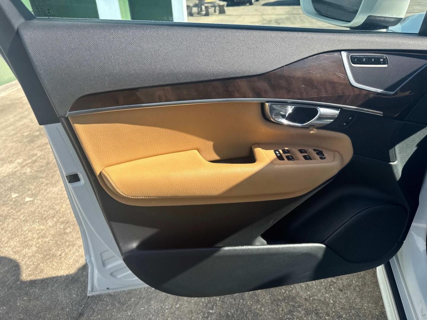 2017 Crystal White Pearl Metallic /Amber Volvo XC90 T6 AWD 7-Passenger Momentum (YV4A22PK3H1) , N/A transmission, located at 6904 Johnston St., Lafayette, LA, 70503, (337) 988-1960, 30.143589, -92.100601 - Photo#25