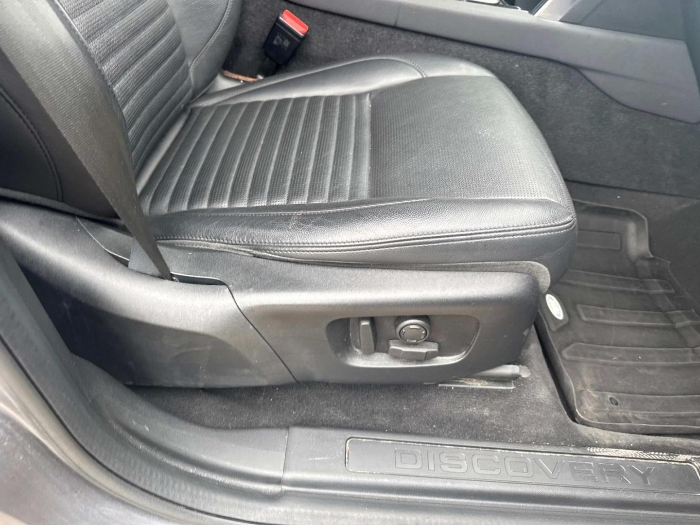 2020 Gray /Ebony Land Rover Discovery Sport S 4WD (SALCJ2FX4LH) , N/A transmission, located at 6904 Johnston St., Lafayette, LA, 70503, (337) 988-1960, 30.143589, -92.100601 - Photo#16