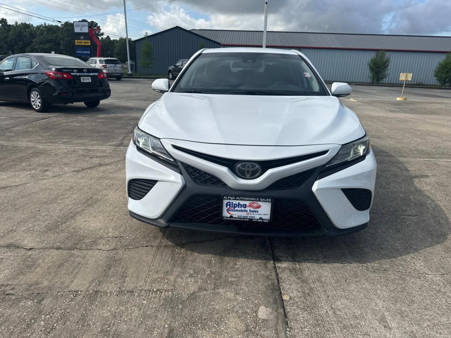 2020 White /Black Toyota Camry SE Auto (Natl) (4T1M11AK1LU) , Automatic transmission, located at 6904 Johnston St., Lafayette, LA, 70503, (337) 988-1960, 30.143589, -92.100601 - Photo#1