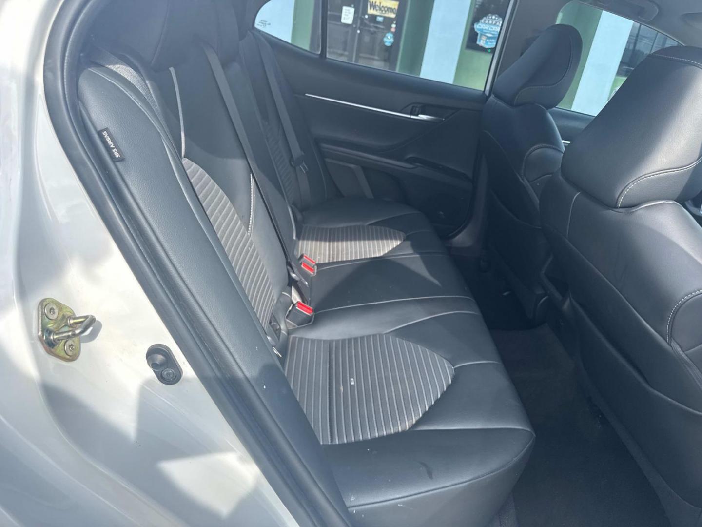 2020 White /Black Toyota Camry SE Auto (Natl) (4T1M11AK1LU) , Automatic transmission, located at 6904 Johnston St., Lafayette, LA, 70503, (337) 988-1960, 30.143589, -92.100601 - Photo#13