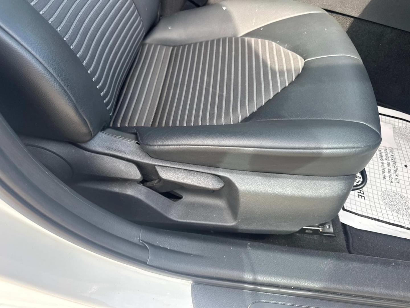 2020 White /Black Toyota Camry SE Auto (Natl) (4T1M11AK1LU) , Automatic transmission, located at 6904 Johnston St., Lafayette, LA, 70503, (337) 988-1960, 30.143589, -92.100601 - Photo#15