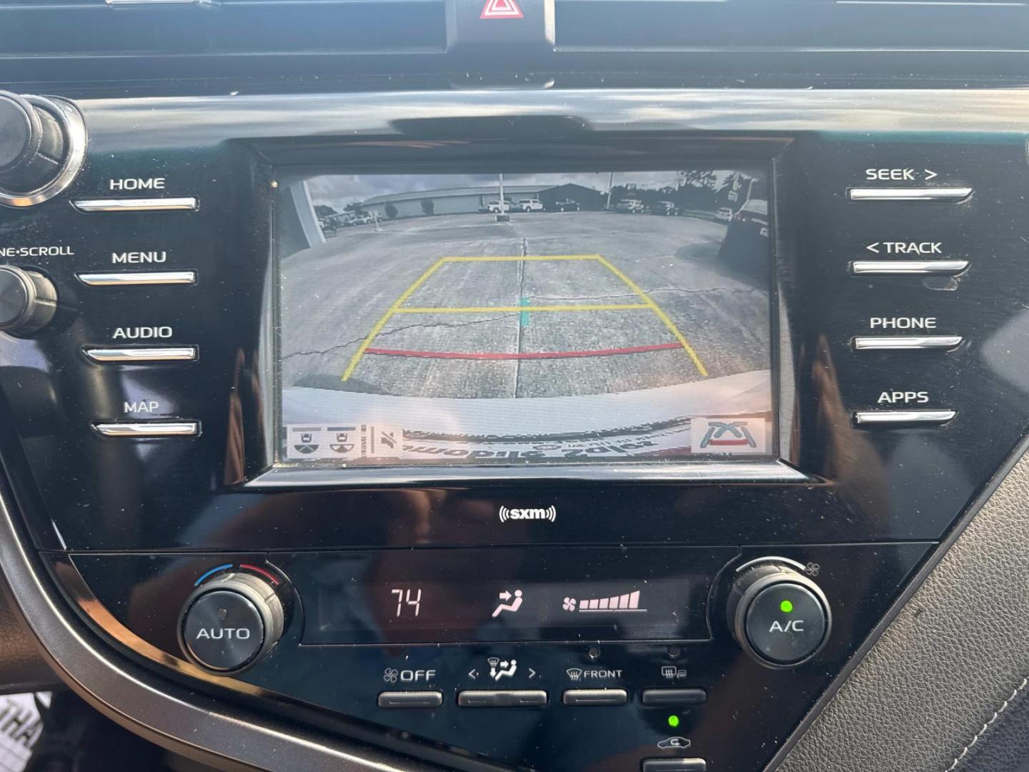 2020 White /Black Toyota Camry SE Auto (Natl) (4T1M11AK1LU) , Automatic transmission, located at 6904 Johnston St., Lafayette, LA, 70503, (337) 988-1960, 30.143589, -92.100601 - Photo#30