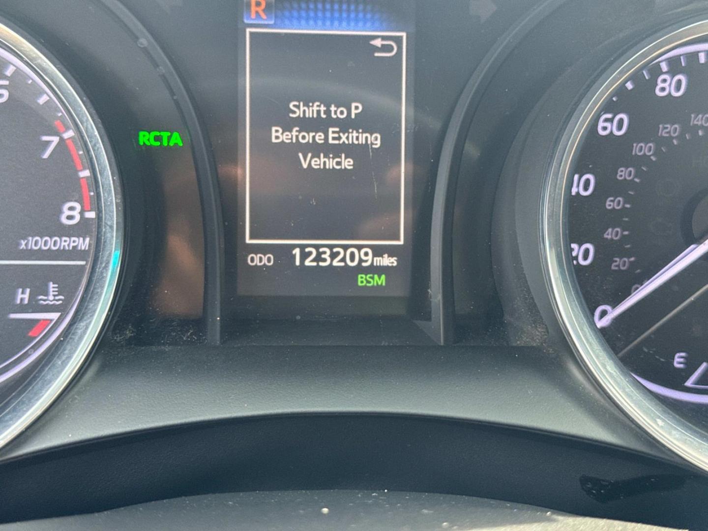 2020 White /Black Toyota Camry SE Auto (Natl) (4T1M11AK1LU) , Automatic transmission, located at 6904 Johnston St., Lafayette, LA, 70503, (337) 988-1960, 30.143589, -92.100601 - Photo#31