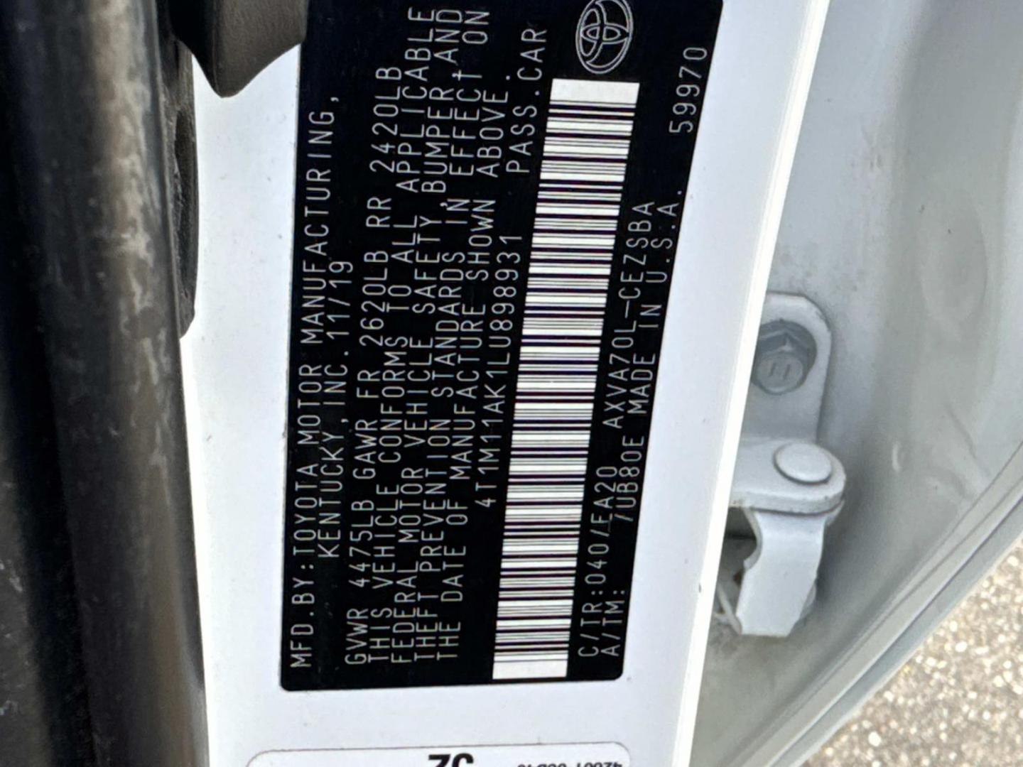 2020 White /Black Toyota Camry SE Auto (Natl) (4T1M11AK1LU) , Automatic transmission, located at 6904 Johnston St., Lafayette, LA, 70503, (337) 988-1960, 30.143589, -92.100601 - Photo#32
