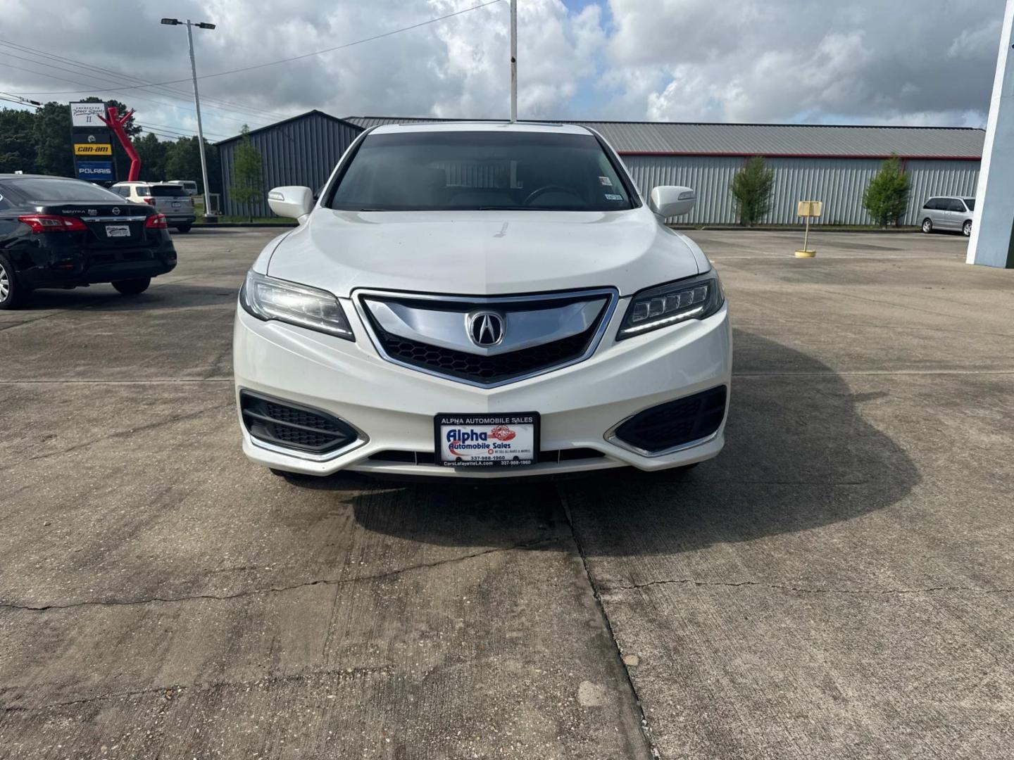 2018 White /Black Acura RDX FWD w/Technology Pkg (5J8TB3H59JL) , Automatic transmission, located at 6904 Johnston St., Lafayette, LA, 70503, (337) 988-1960, 30.143589, -92.100601 - Photo#4