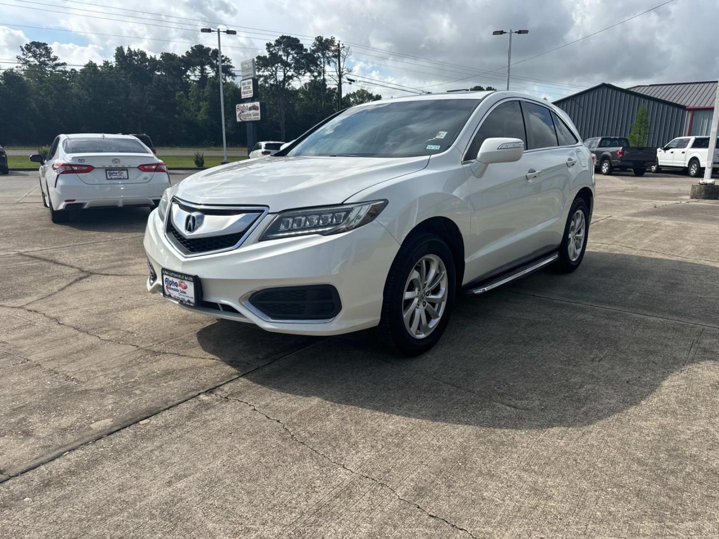 2018 White /Black Acura RDX FWD w/Technology Pkg (5J8TB3H59JL) , Automatic transmission, located at 6904 Johnston St., Lafayette, LA, 70503, (337) 988-1960, 30.143589, -92.100601 - Photo#6